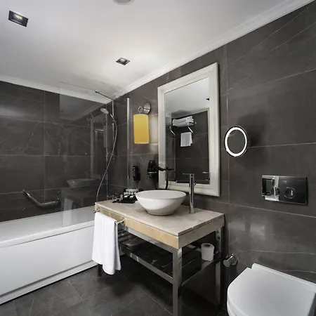 Mercure Bomonti 5*
