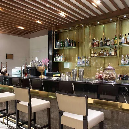 מלון Mercure Bomonti 5*